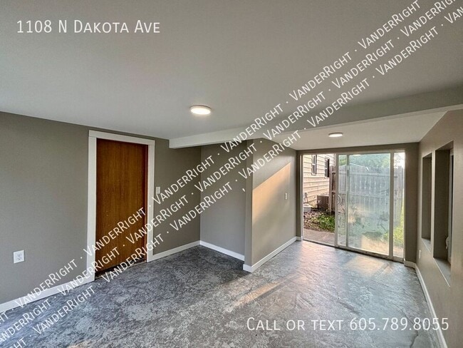Building Photo - 1108 N Dakota Ave