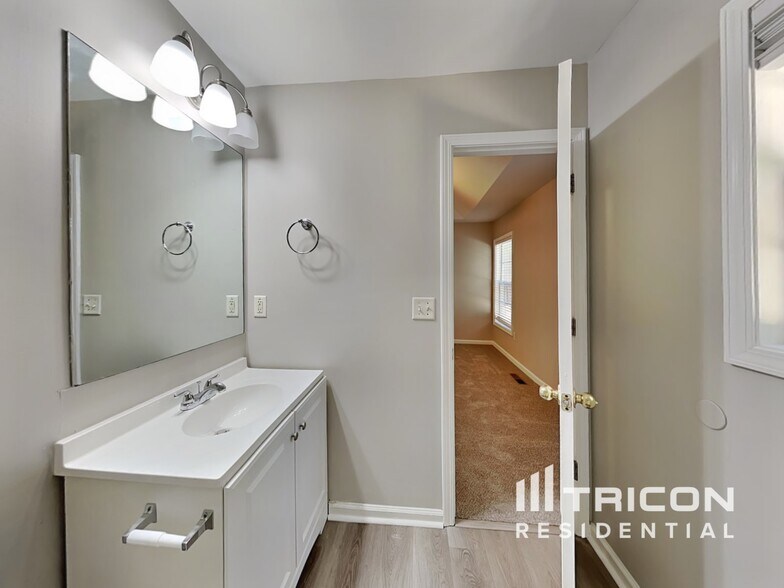 Building Photo - 2979 Rolling Ln