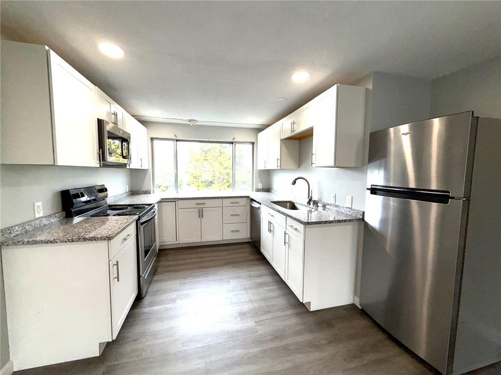 Kitcghen - 53 Urban Ave