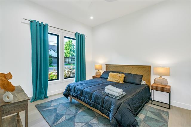 Building Photo - 3932 Cortez Dr