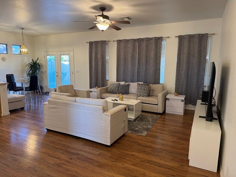 family room - 1251 E Runaway Bay Dr