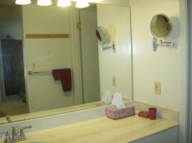 Building Photo - Resort Living at Scottsdale Road and Lincoln next to the Borgata!!  Minutes to Kierland and Old T...