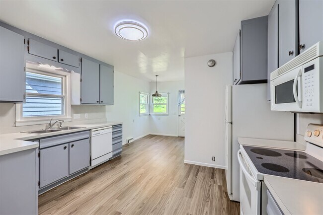 Building Photo - 4001 Tonkawood Rd