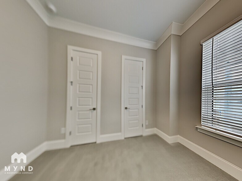 Building Photo - 576 Broadview Pl NE