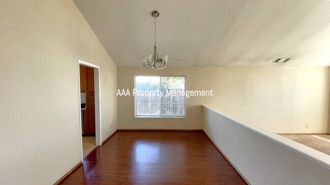 Building Photo - Brentwood Beautiful 3 bedroom 2 bath home!...