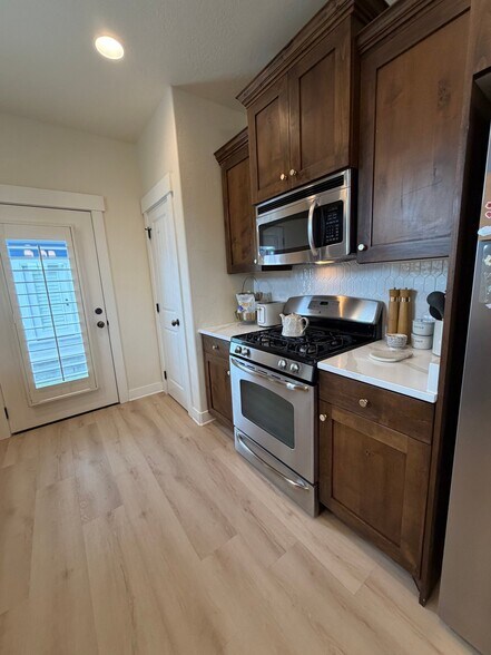Building Photo - 4269 W Clarks Hill Dr