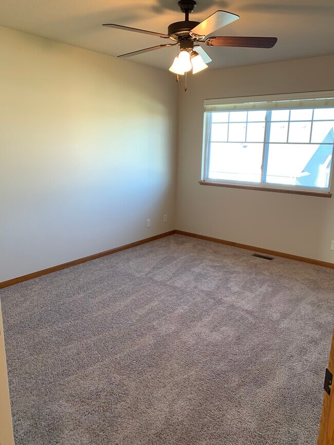 Building Photo - 9052 Tumbleweed Dr