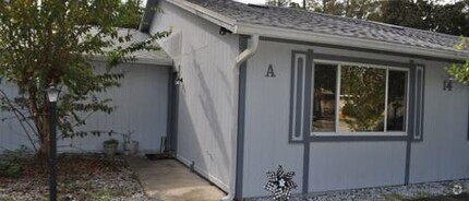 Building Photo - 14a Wellhaven Ln