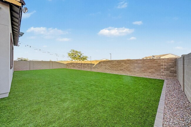 Building Photo - 1277 E Tonto Dr