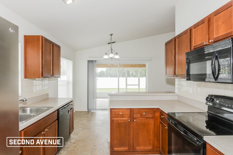 Building Photo - 8021 Princeton Manor Cir