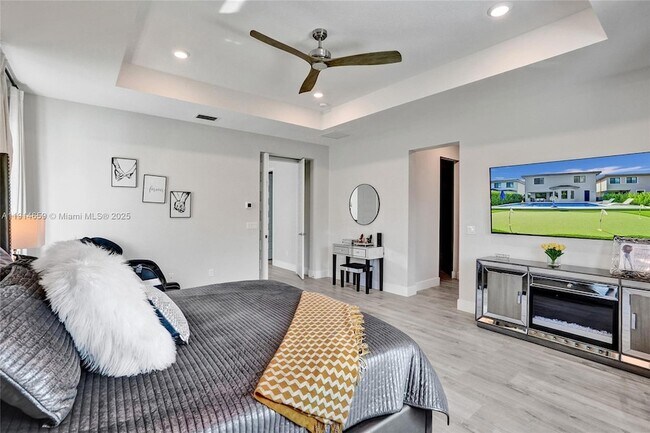 Building Photo - 10795 Oceano Wy