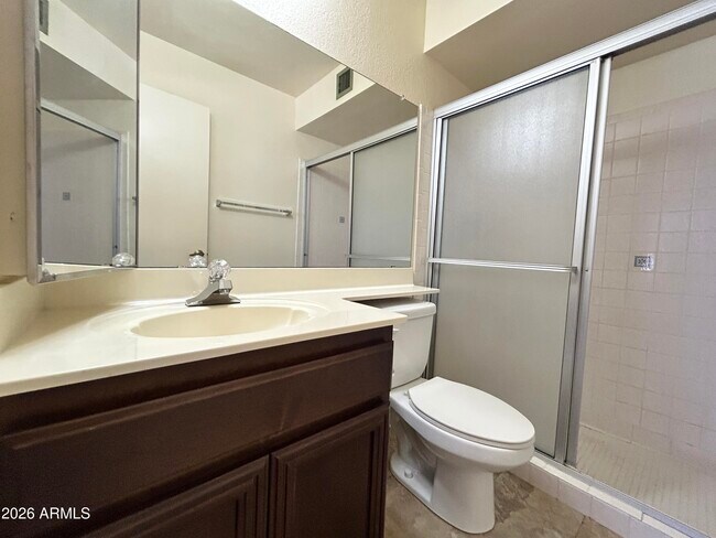 Building Photo - 1032 E Villa Maria Dr