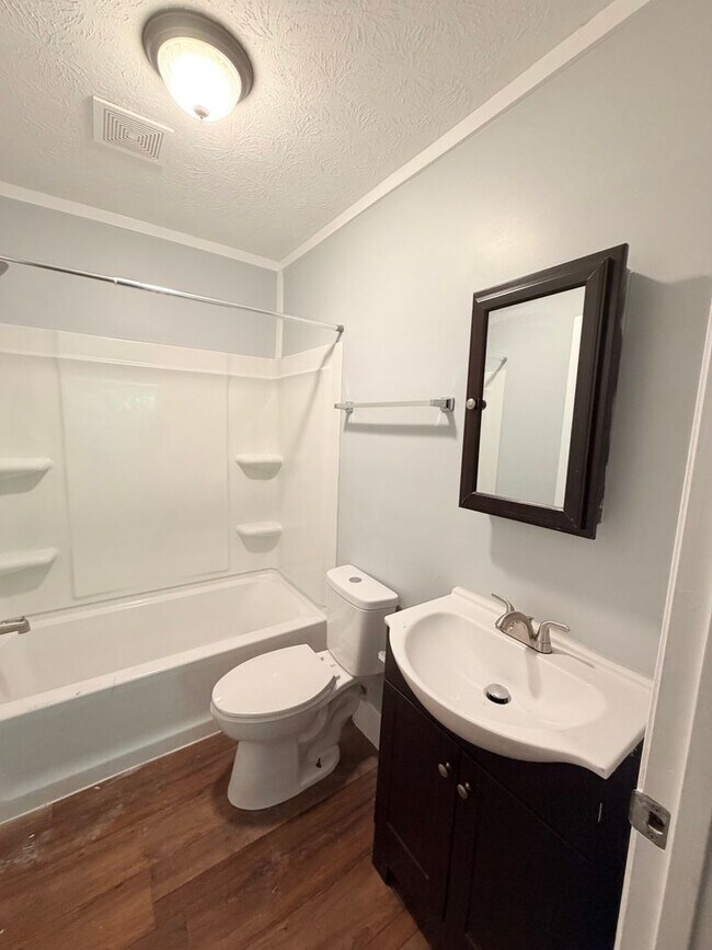 Building Photo - 5 Bedroom, 2.5 Bathroom house, Super convenient location! Arden