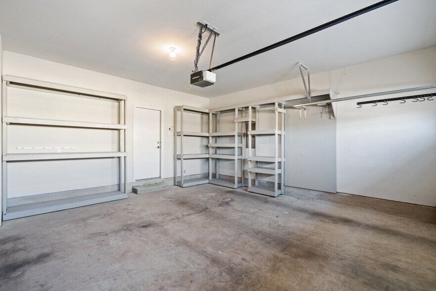 Building Photo - 1050 Kenney Fort Xing