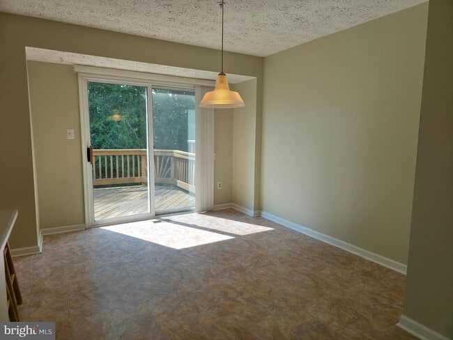 Building Photo - 705 Pine Drift Dr