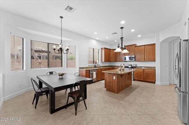 Building Photo - 3557 S Halsted Ct