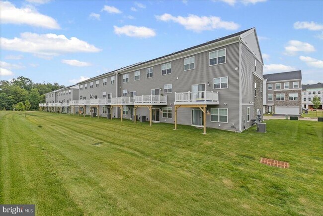 Building Photo - 122 ADA Hightower Ave