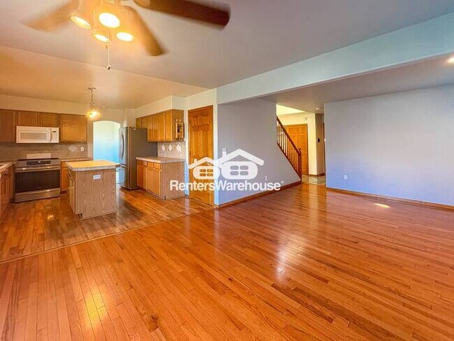 Building Photo - Available now! Stunning 4 Bed, 4 Bath Corner Lot in a Fantastic Area