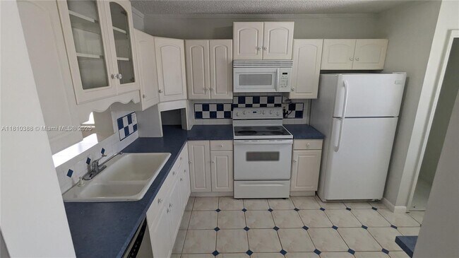 Primary Photo - 8051 Southgate Blvd