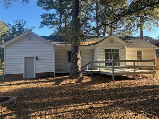 Building Photo - 107 Clairmont Rd NE