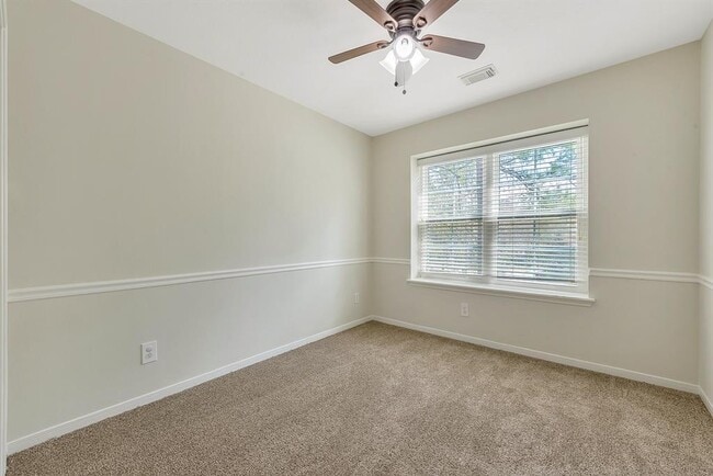 Building Photo - 27 Bethany Bend Dr