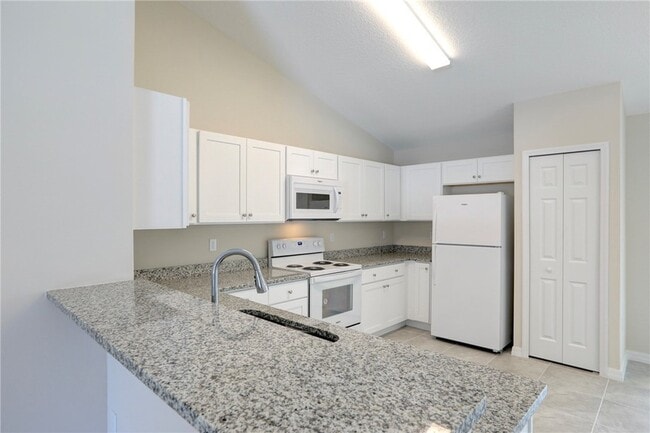 Building Photo - 8886 98th Ct