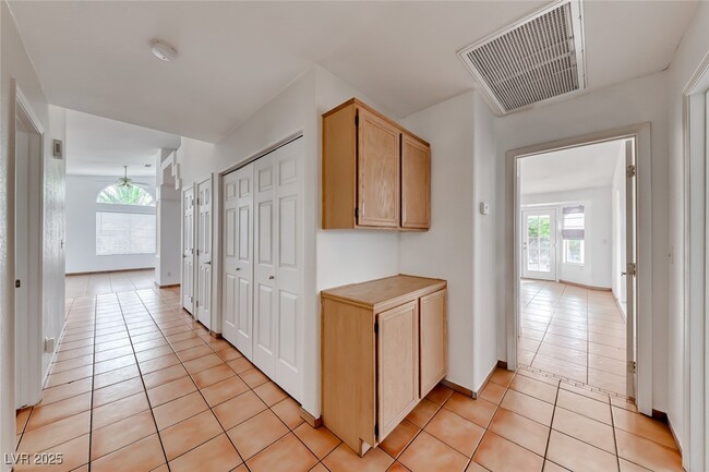 Building Photo - 6405 Break Point Ave