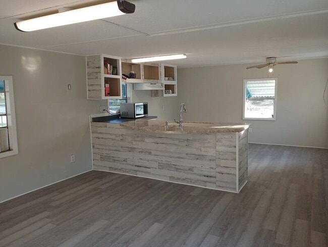 Building Photo - 6519 Sandra Dr