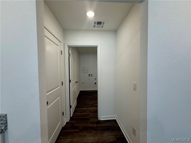 Building Photo - 2388 Tapatio Dr