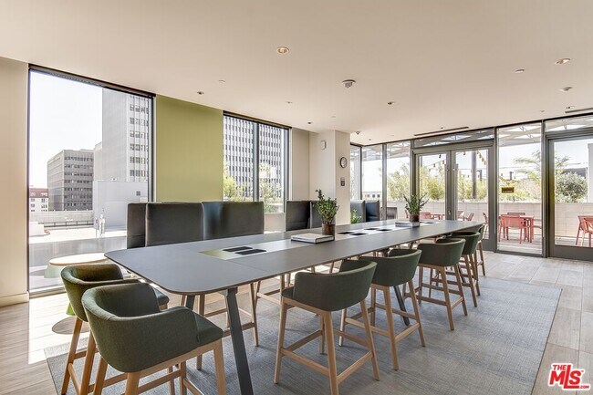 Building Photo - 1100 S Grand Ave