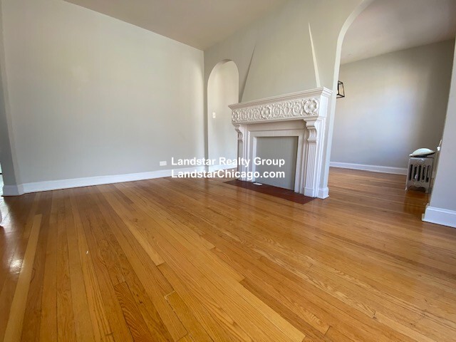 Building Photo - 5042 N Wolcott Ave
