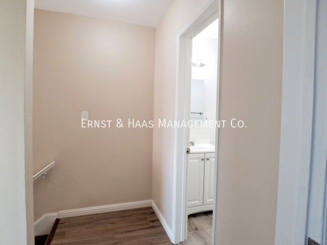 Building Photo - 77 E Mountain View St