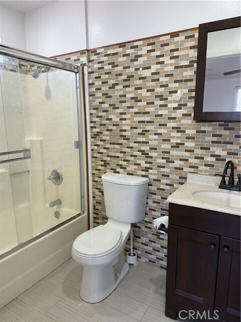 Building Photo - 10900 Blix St