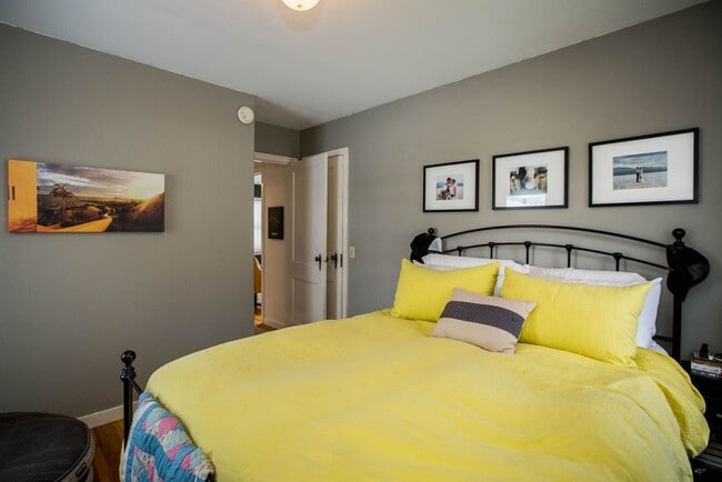 Building Photo - $3,000 - 4 bed / 2 bath Centrally Located Single Family Home in Missoula