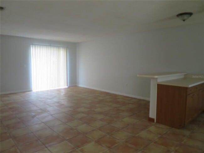 Building Photo - 10443 Manassas Cir