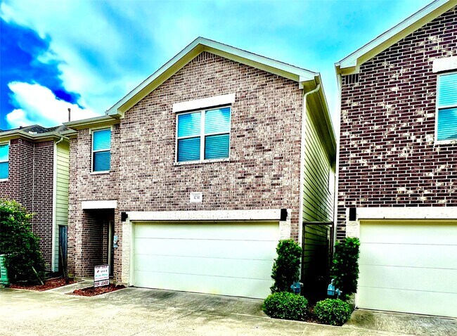 Building Photo - 3731 Main Poplar Dr