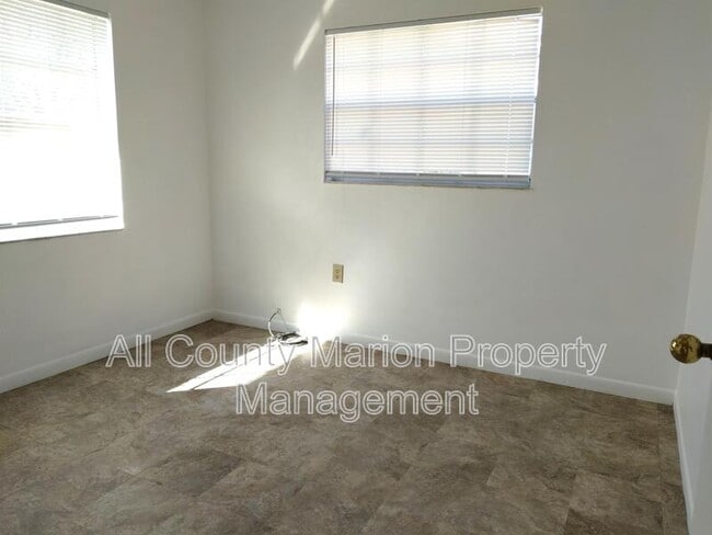 Building Photo - 14860 SW 35th Cir