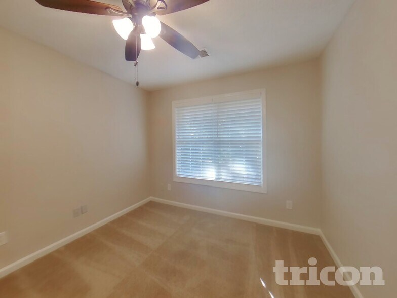 Building Photo - 1221 Wandering Vine Ct SE