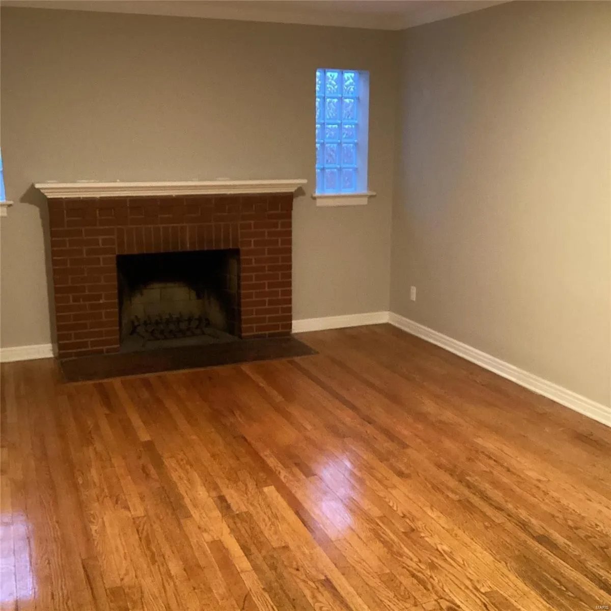 Building Photo - 6827 Roberts Ave