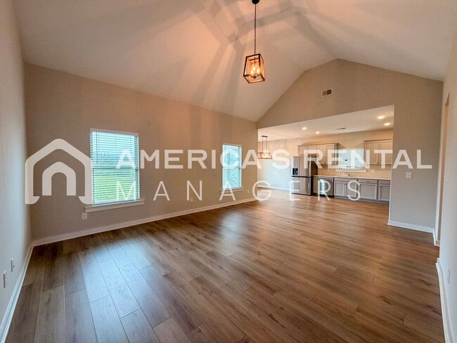 Building Photo - $400 OFF Move-in Special! Home for Rent in Eastaboga, AL! Sign a 13-month lease by 4/15/2026 and ...