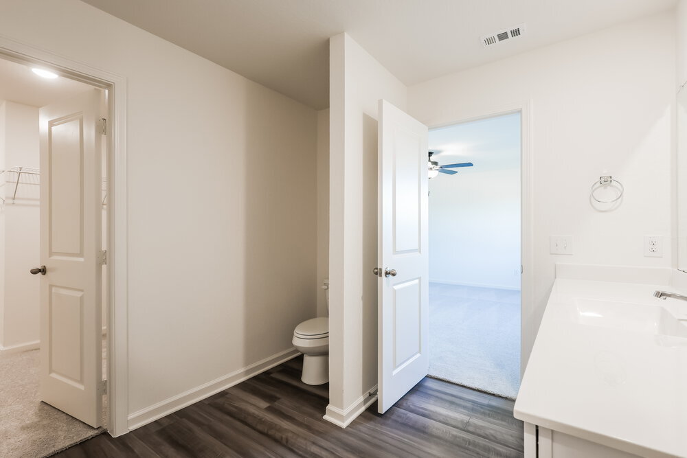 Building Photo - 5815 Texas Palm Dr