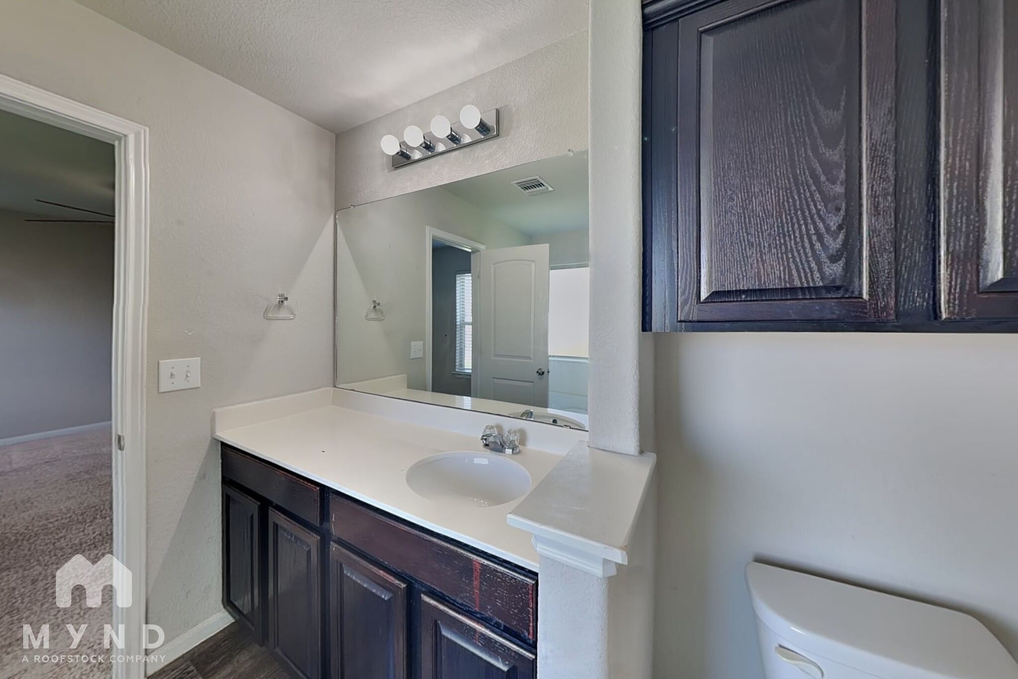 Building Photo - 717 Pinnacle Dr