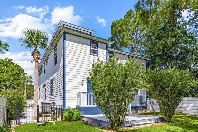 Building Photo - 92 Cypress Breeze Dr