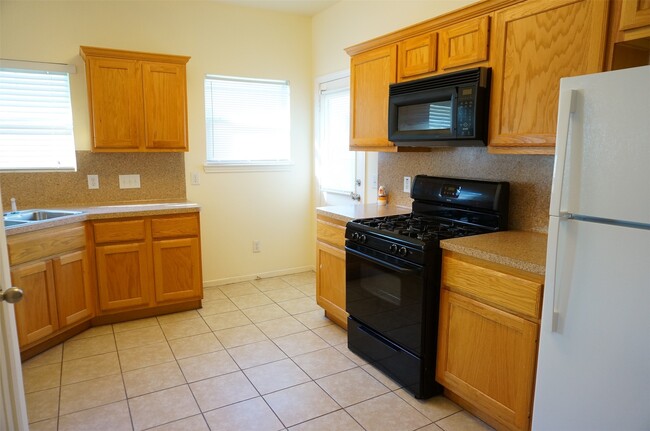 Building Photo - 2514 Hawks Rd