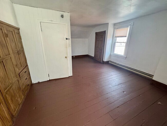 Building Photo - 4451 Highridge St