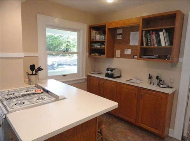 Building Photo - Beautiful 3-Bedroom, 1.5-Bath Home on a La...