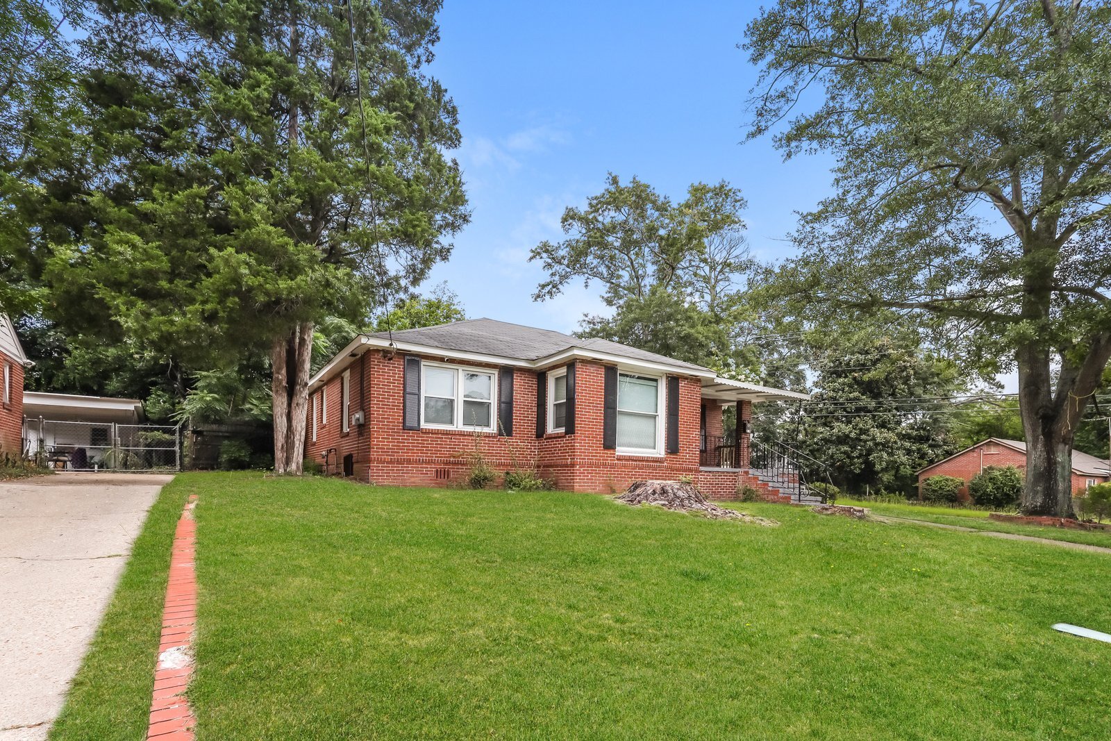 Building Photo - 2839 Schaul St