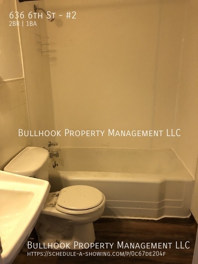 Building Photo - 636 6th St