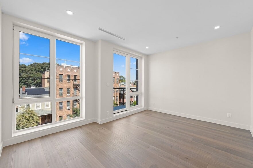 Building Photo - 312 Fenimore St