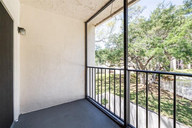 Building Photo - 820 Patricia Ave